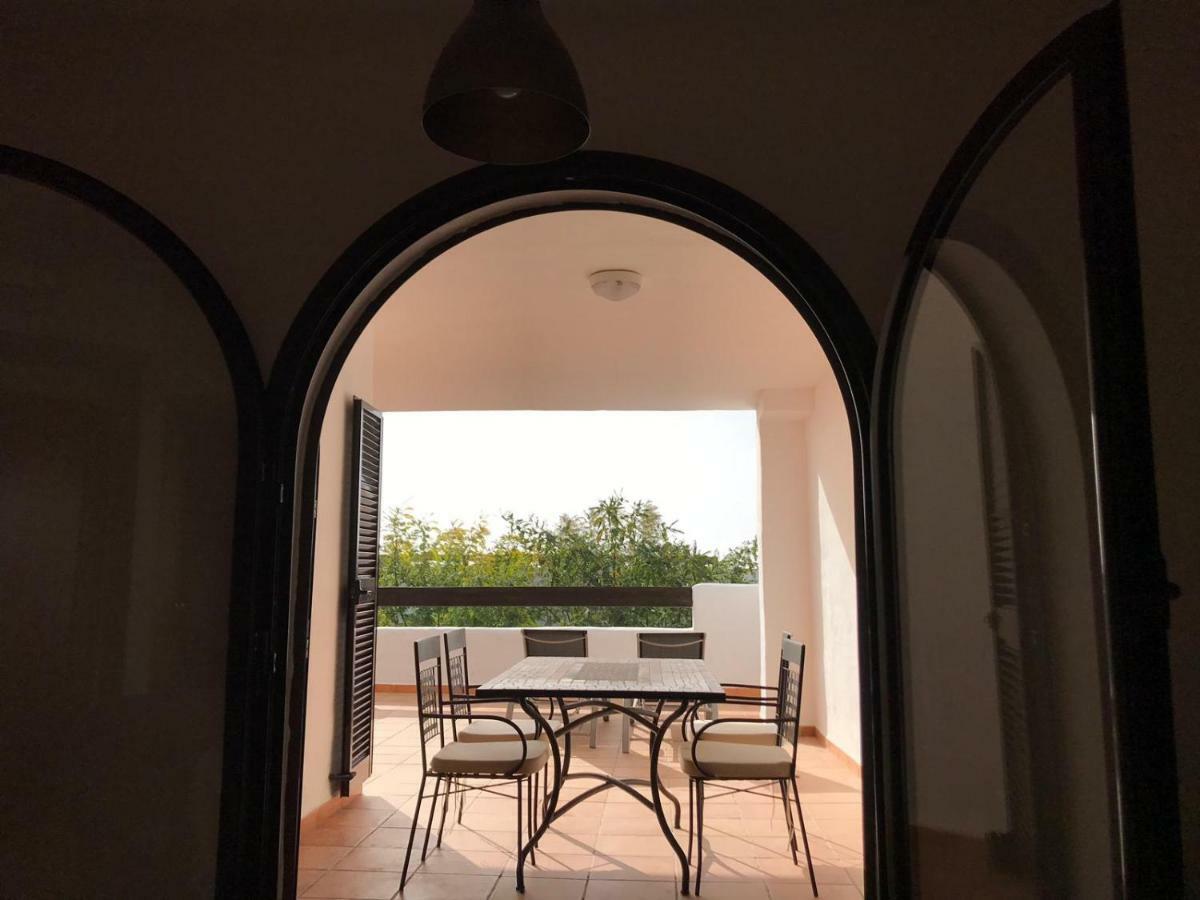 Luxury Apartment Set In Dona Julia Golf Course Casares Eksteriør billede