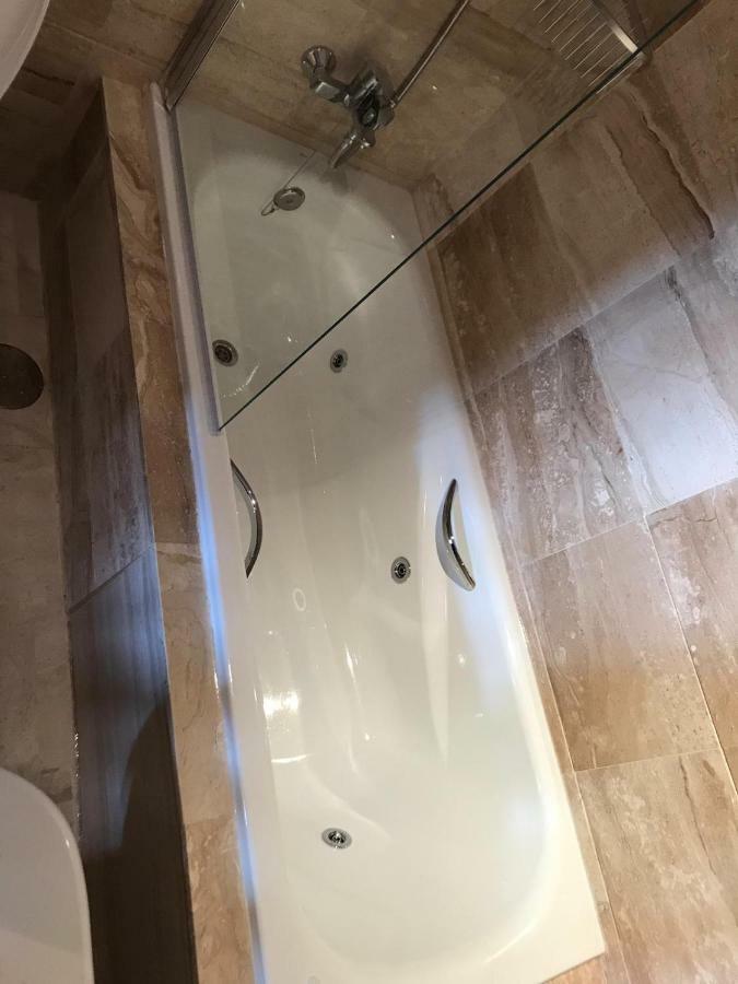 Luxury Apartment Set In Dona Julia Golf Course Casares Eksteriør billede