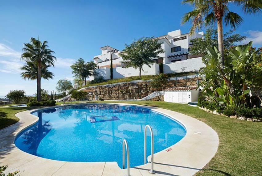Luxury Apartment Set In Dona Julia Golf Course Casares Eksteriør billede